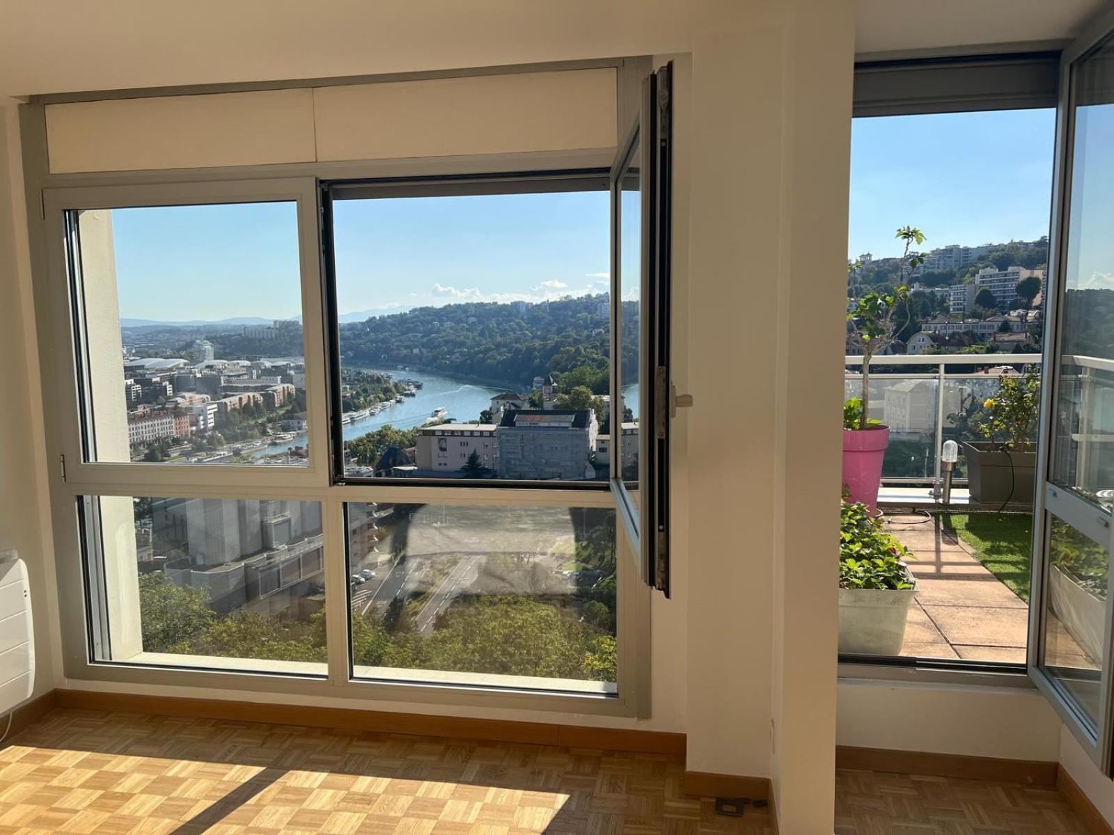 Chambre Dans Les Hauteurs De Lyon Proche Fourviere Chez L Hote Kültér fotó